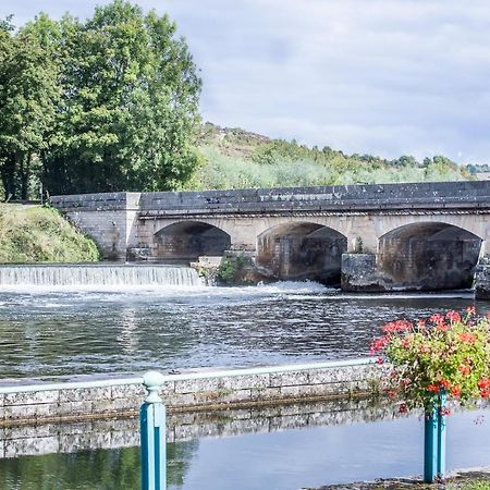 Entre Canal Et Vignes Bed & Breakfast Escolives-Sainte-Camille Luaran gambar