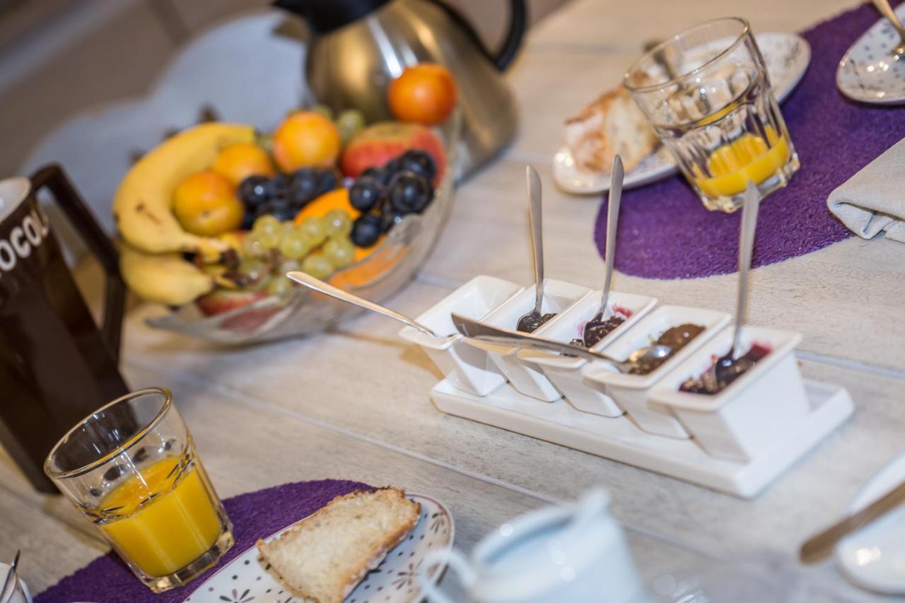Entre Canal Et Vignes Bed & Breakfast Escolives-Sainte-Camille Luaran gambar