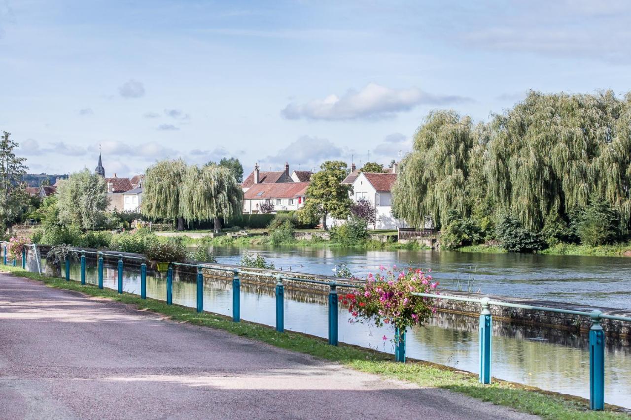 Entre Canal Et Vignes Bed & Breakfast Escolives-Sainte-Camille Luaran gambar