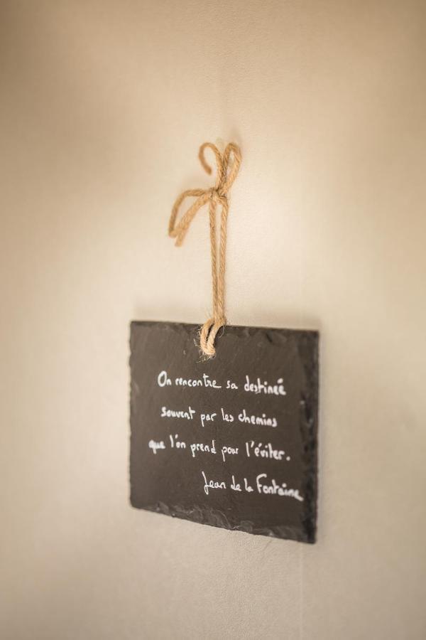 Entre Canal Et Vignes Bed & Breakfast Escolives-Sainte-Camille Luaran gambar