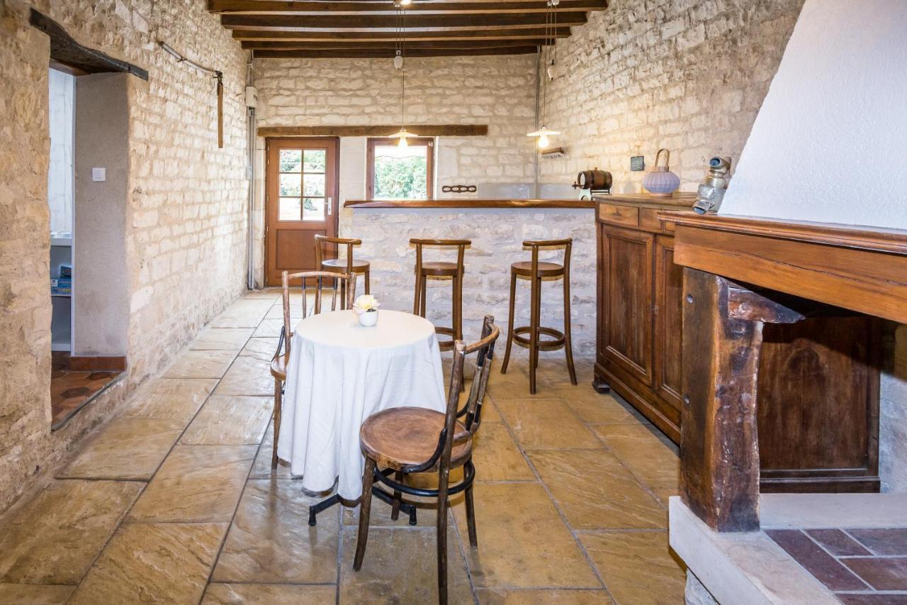Entre Canal Et Vignes Bed & Breakfast Escolives-Sainte-Camille Luaran gambar