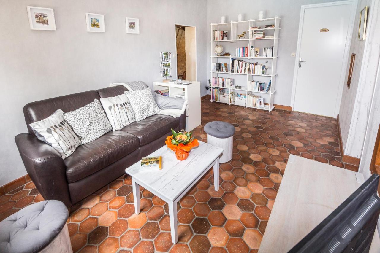 Entre Canal Et Vignes Bed & Breakfast Escolives-Sainte-Camille Luaran gambar