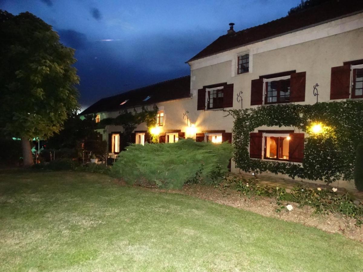 Entre Canal Et Vignes Bed & Breakfast Escolives-Sainte-Camille Luaran gambar