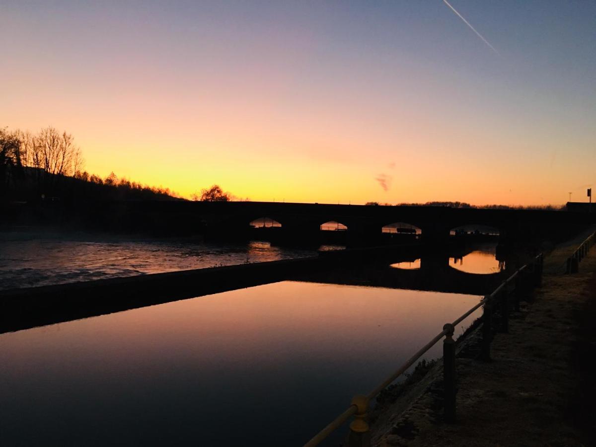 Entre Canal Et Vignes Bed & Breakfast Escolives-Sainte-Camille Luaran gambar
